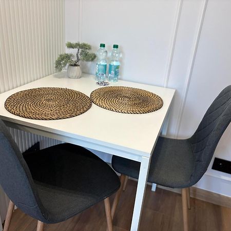 Stylowe Apartamenty W Centrum Wroclaw Ngoại thất bức ảnh