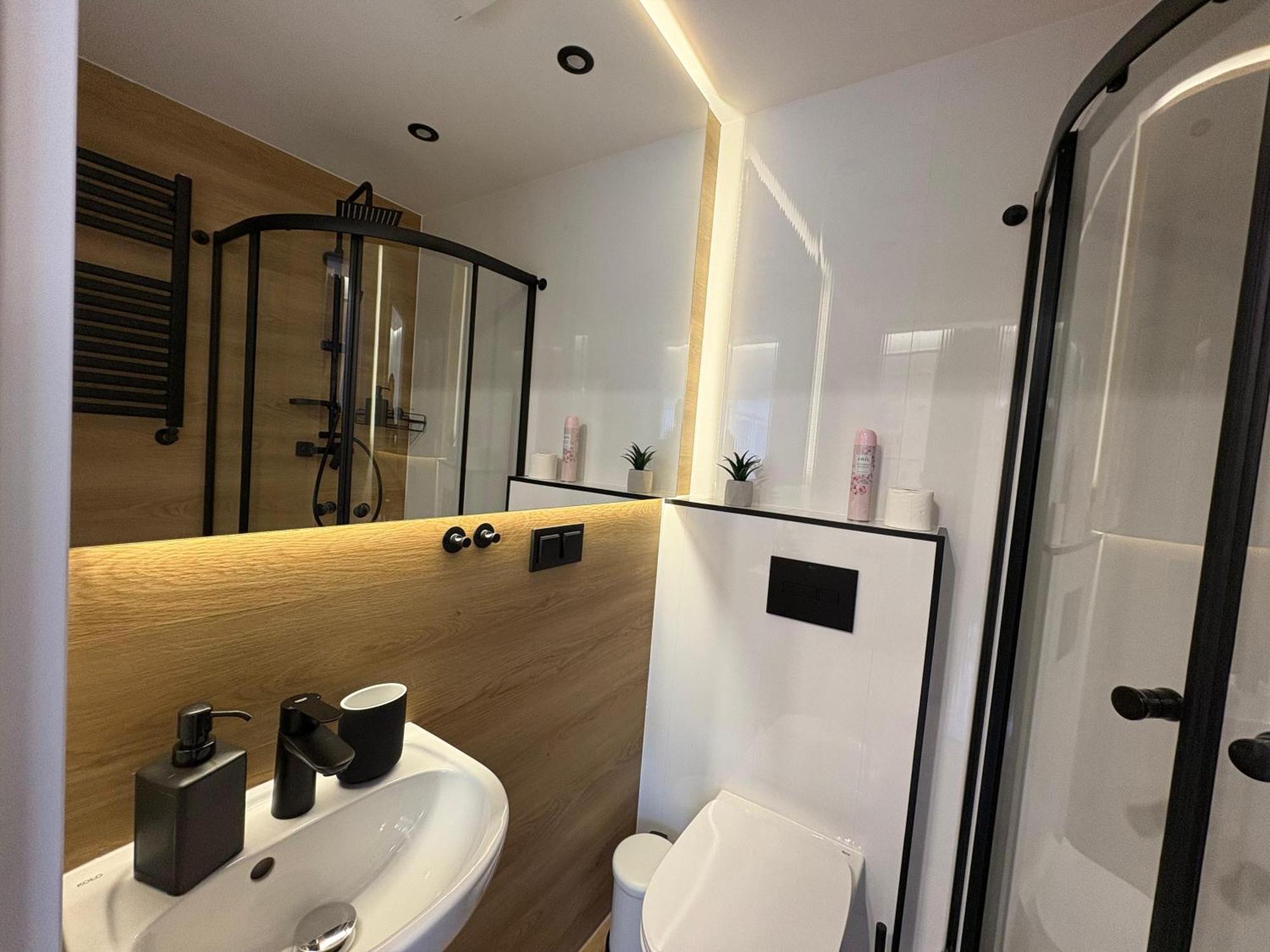 Stylowe Apartamenty W Centrum Wroclaw Ngoại thất bức ảnh